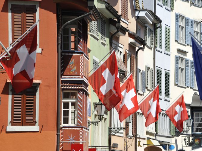 SNB Cuts Interest Rates Again – Why Now is a Great Time to Buy Property in Switzerland